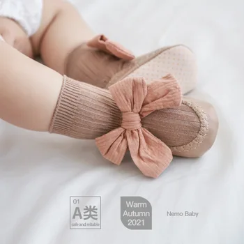 Носки для новорожденных с милым бантом, Хлопковые противоскользящие носки для обуви для мальчиков, Носки принцессы для новорожденных девочек, Детские тапочки, аксессуары для малышей
